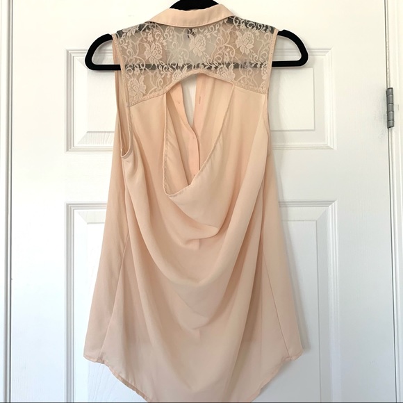 2 for $20 🎀 Sleeveless blouse - Picture 3 of 4